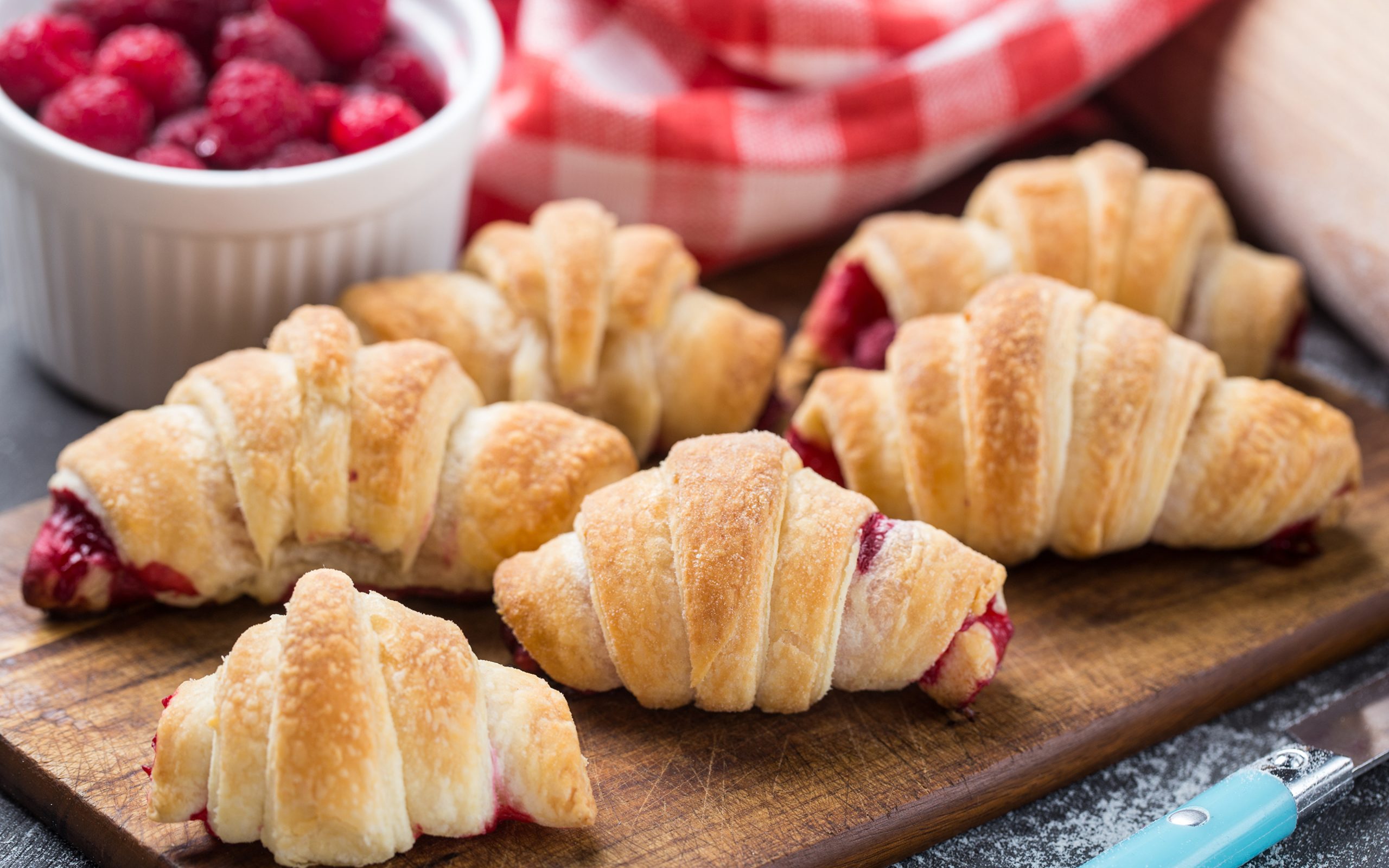 Сырные круассаны с джемом